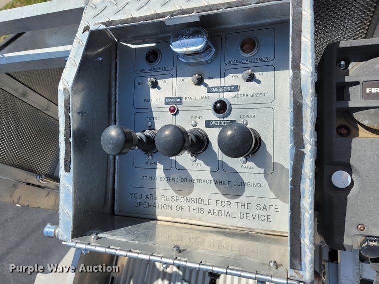 image for item JL9612 1990 Grumman  ladder fire truck