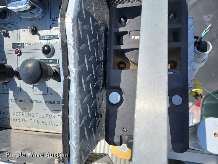 image for item JL9612 1990 Grumman  ladder fire truck