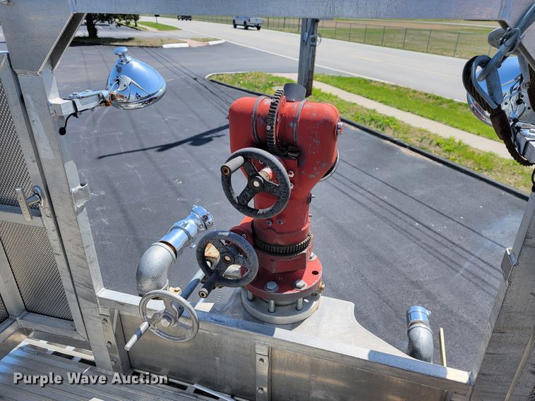 image for item JL9612 1990 Grumman  ladder fire truck