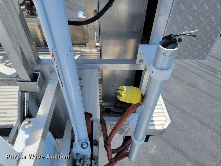 image for item JL9612 1990 Grumman  ladder fire truck