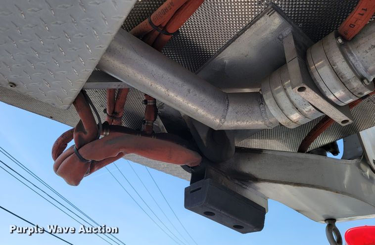 image for item JL9612 1990 Grumman  ladder fire truck