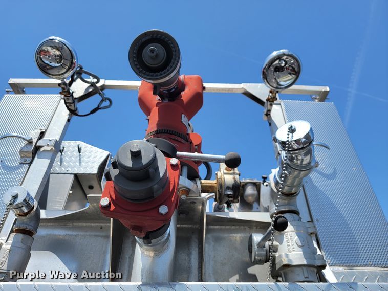 image for item JL9612 1990 Grumman  ladder fire truck