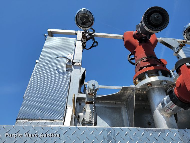 image for item JL9612 1990 Grumman  ladder fire truck