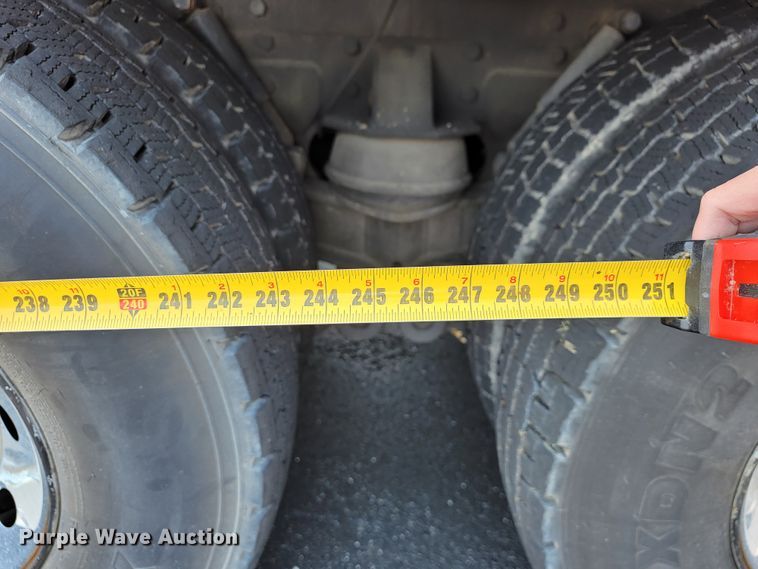 image for item JL9612 1990 Grumman  ladder fire truck