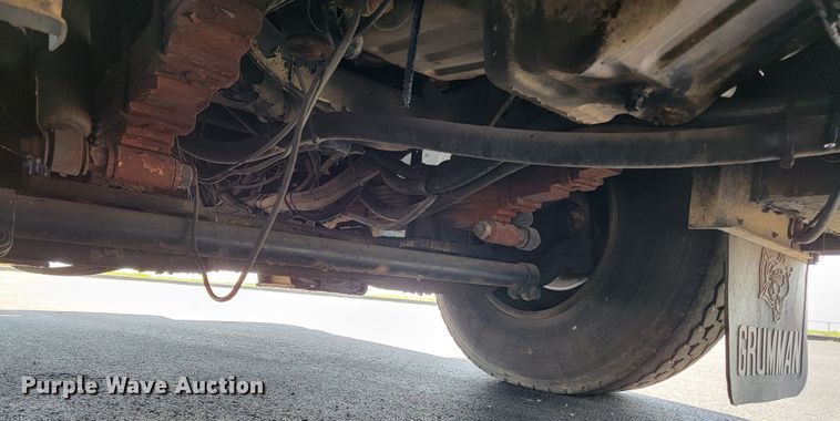 image for item JL9612 1990 Grumman  ladder fire truck