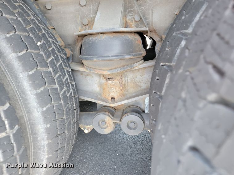 image for item JL9612 1990 Grumman  ladder fire truck