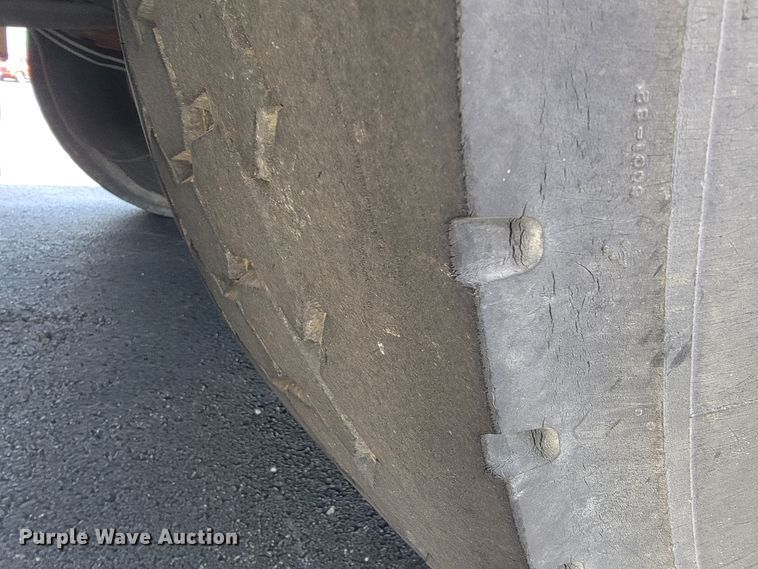 image for item JL9612 1990 Grumman  ladder fire truck