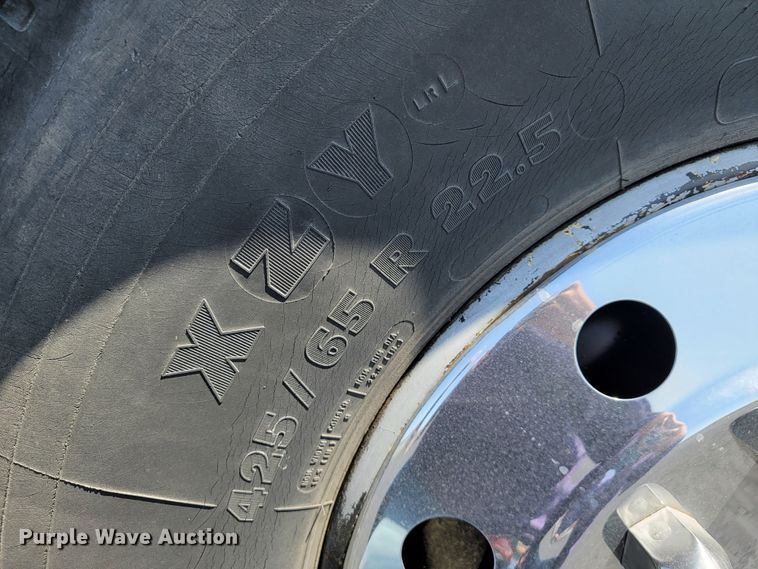 image for item JL9612 1990 Grumman  ladder fire truck