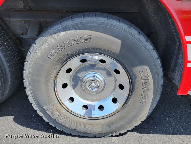 image for item JL9612 1990 Grumman  ladder fire truck