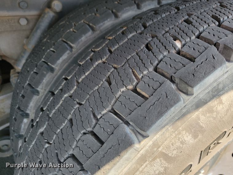 image for item JL9612 1990 Grumman  ladder fire truck