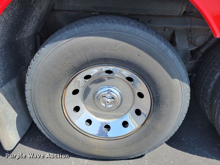 image for item JL9612 1990 Grumman  ladder fire truck