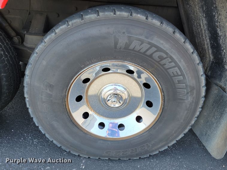 image for item JL9612 1990 Grumman  ladder fire truck