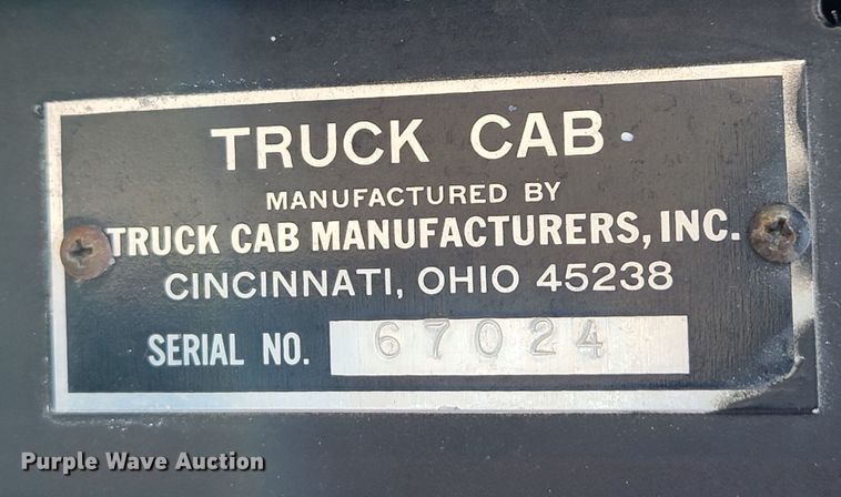 image for item JL9612 1990 Grumman  ladder fire truck