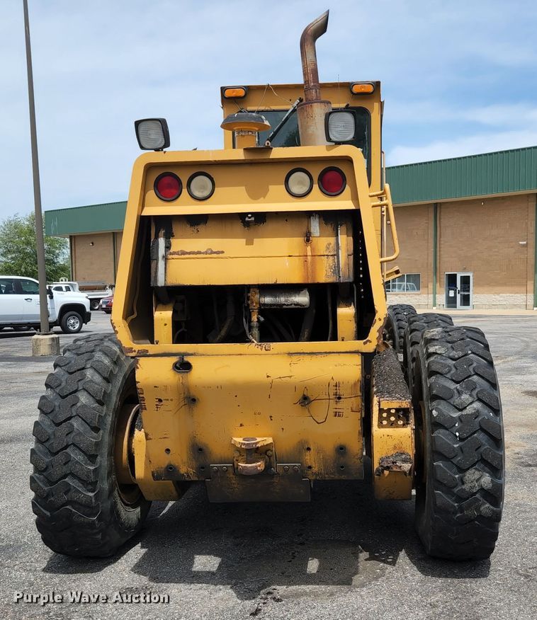 image for item JM9052 1995 Galion 850  motor grader