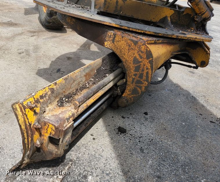 image for item JM9053 1989 John Deere 670B  motor grader