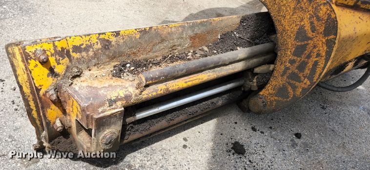 image for item JM9053 1989 John Deere 670B  motor grader