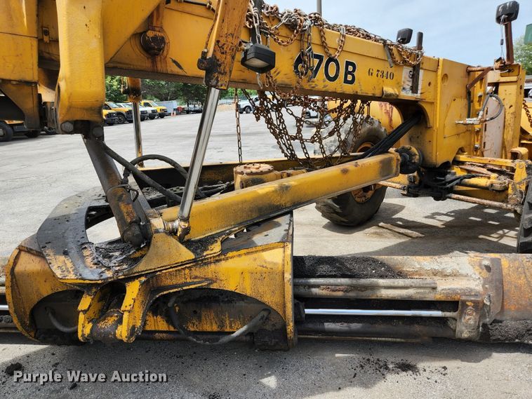 image for item JM9053 1989 John Deere 670B  motor grader