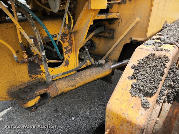 image for item JM9053 1989 John Deere 670B  motor grader