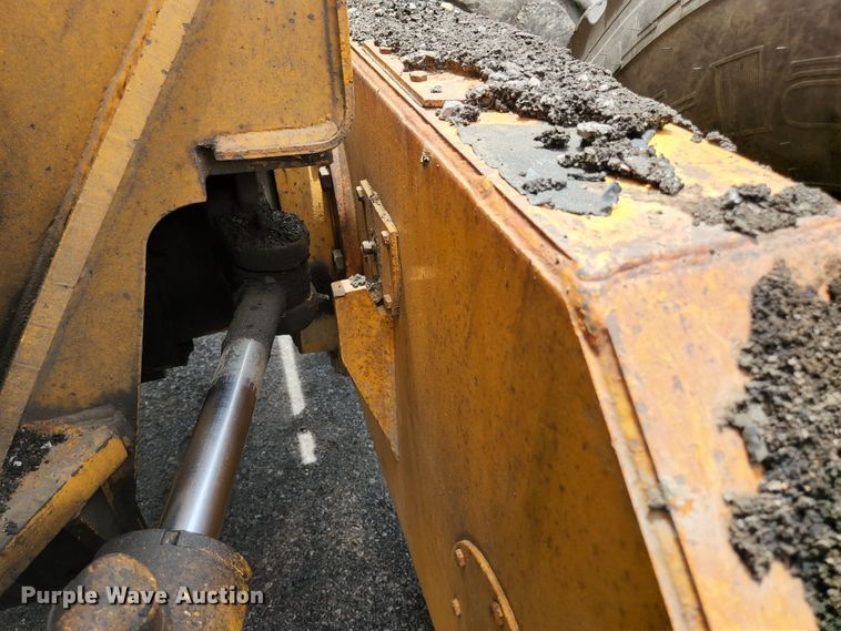 image for item JM9053 1989 John Deere 670B  motor grader