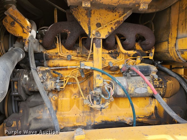 image for item JM9053 1989 John Deere 670B  motor grader