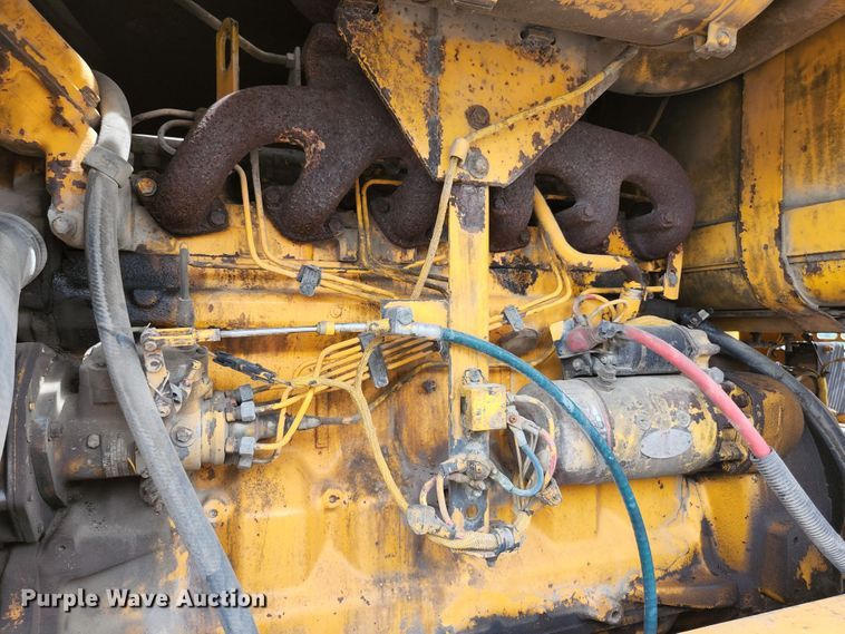 image for item JM9053 1989 John Deere 670B  motor grader