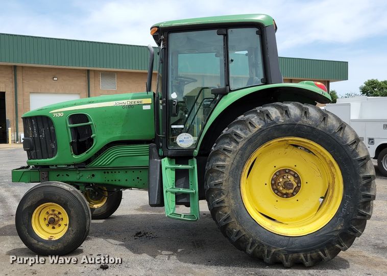 image for item JM9054 John Deere 7130  tractor