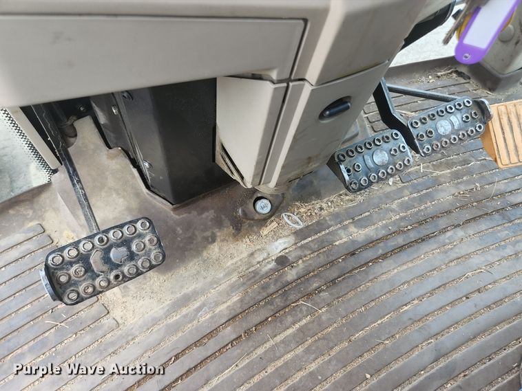 image for item JM9054 John Deere 7130  tractor