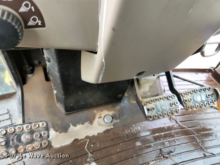 image for item JM9056 John Deere 6615  tractor