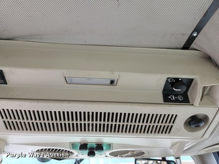 image for item JM9056 John Deere 6615  tractor