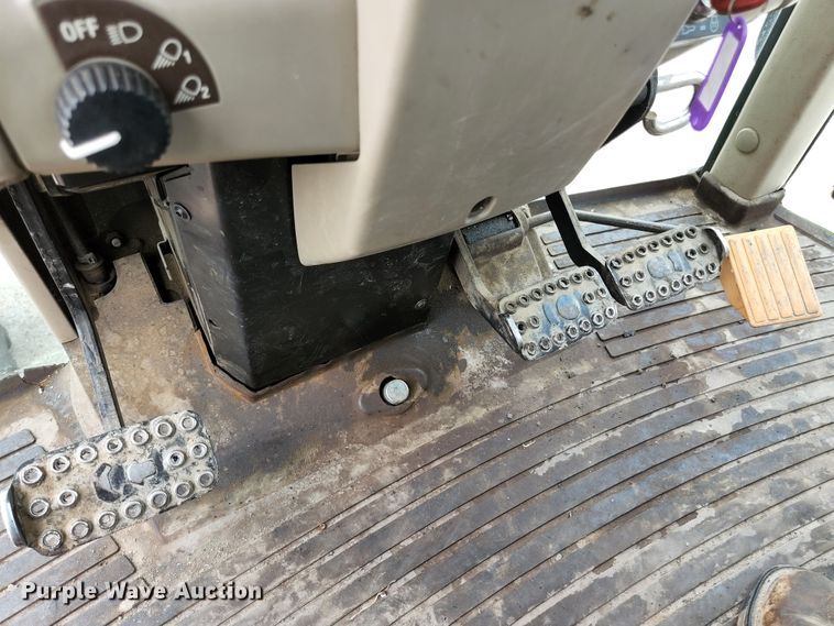 image for item JM9057 John Deere 6615  tractor