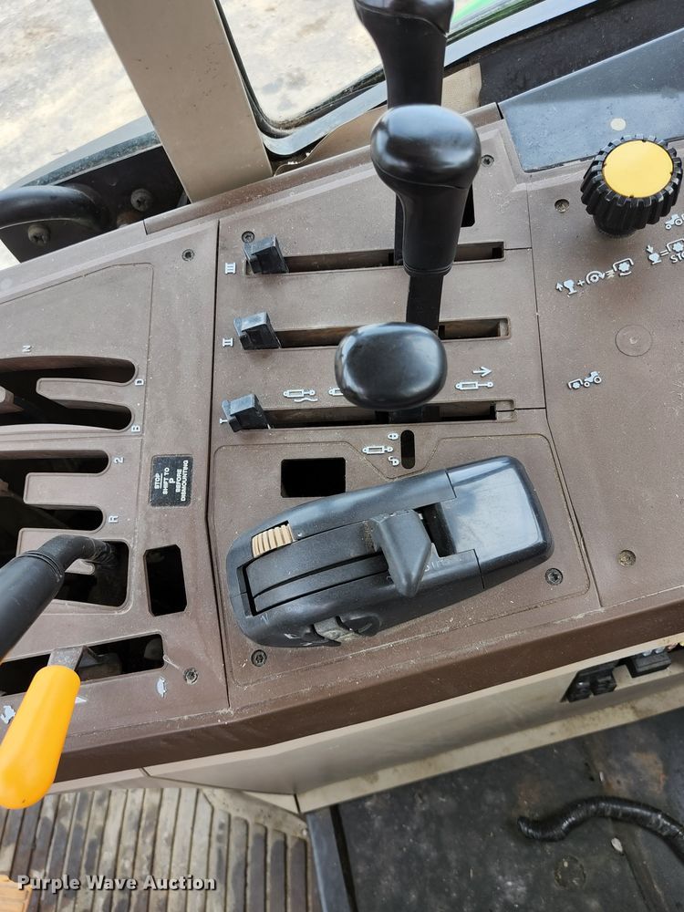 image for item JM9057 John Deere 6615  tractor