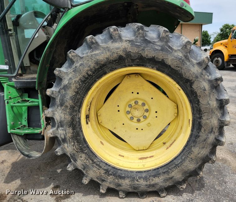 image for item JM9057 John Deere 6615  tractor