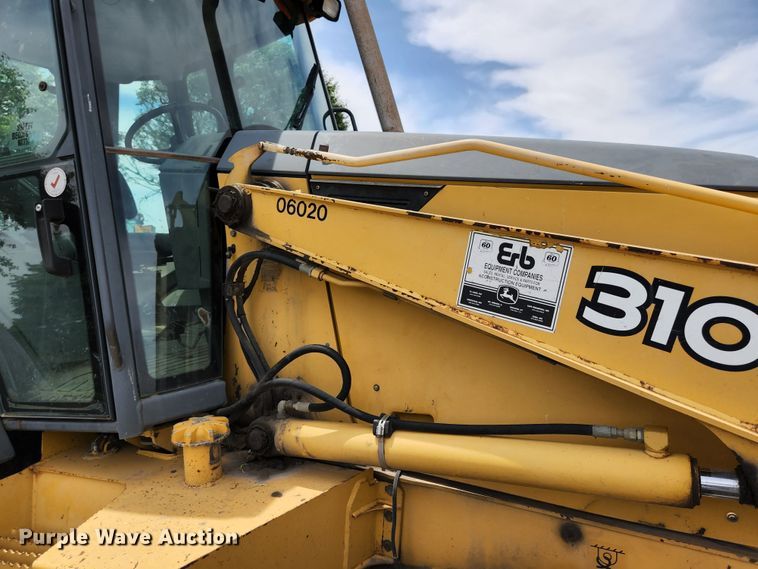 image for item JM9059 2006 John Deere 310SG  backhoe