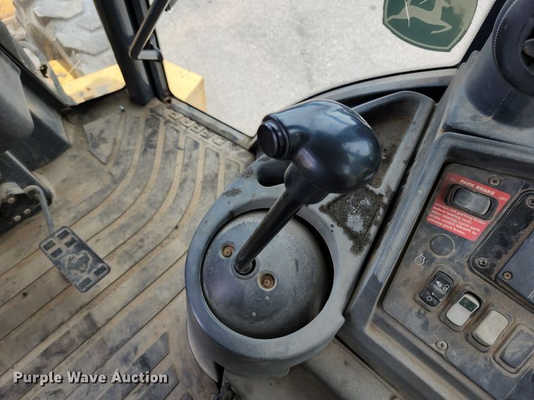 image for item JM9059 2006 John Deere 310SG  backhoe