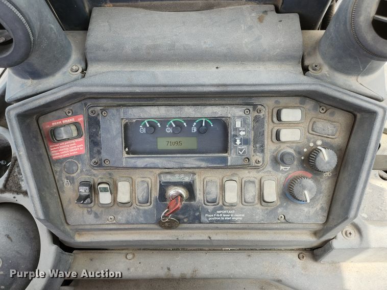 image for item JM9059 2006 John Deere 310SG  backhoe