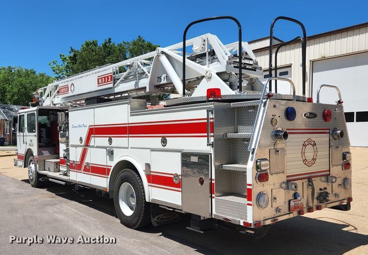 image for item JM9067 1985 Pierce Arrow  aerial platform fire truck