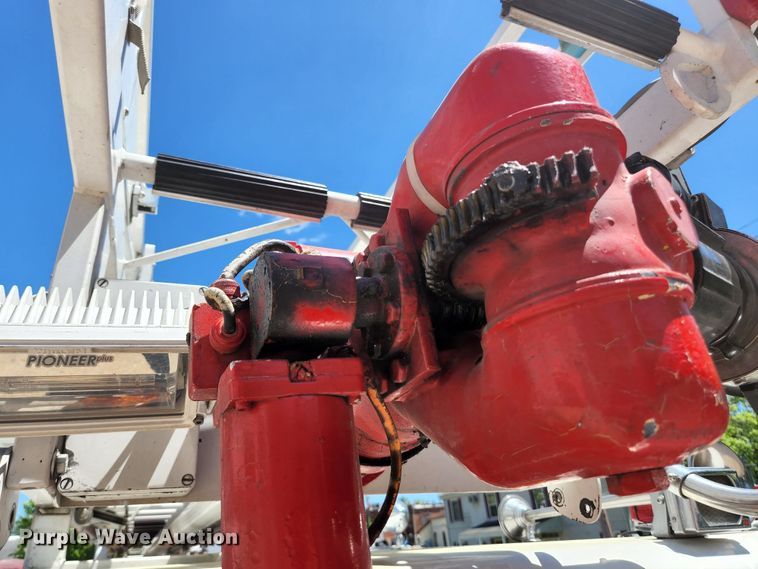 image for item JM9067 1985 Pierce Arrow  aerial platform fire truck