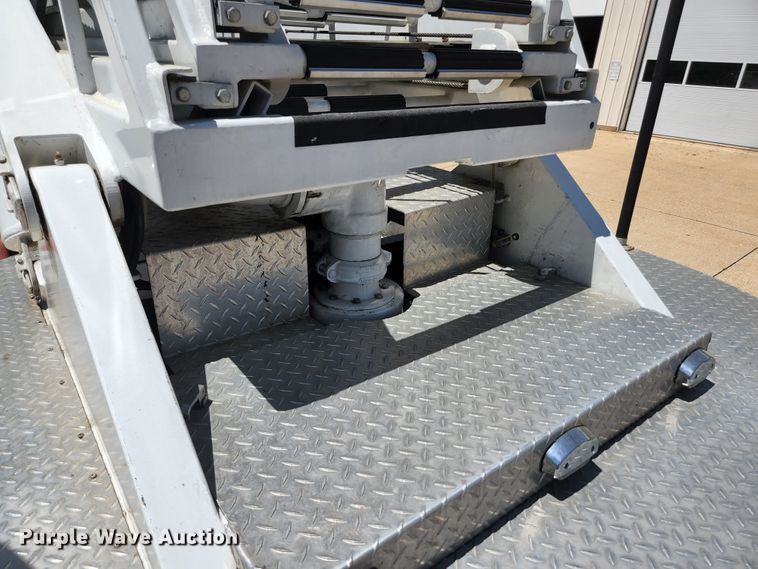 image for item JM9067 1985 Pierce Arrow  aerial platform fire truck