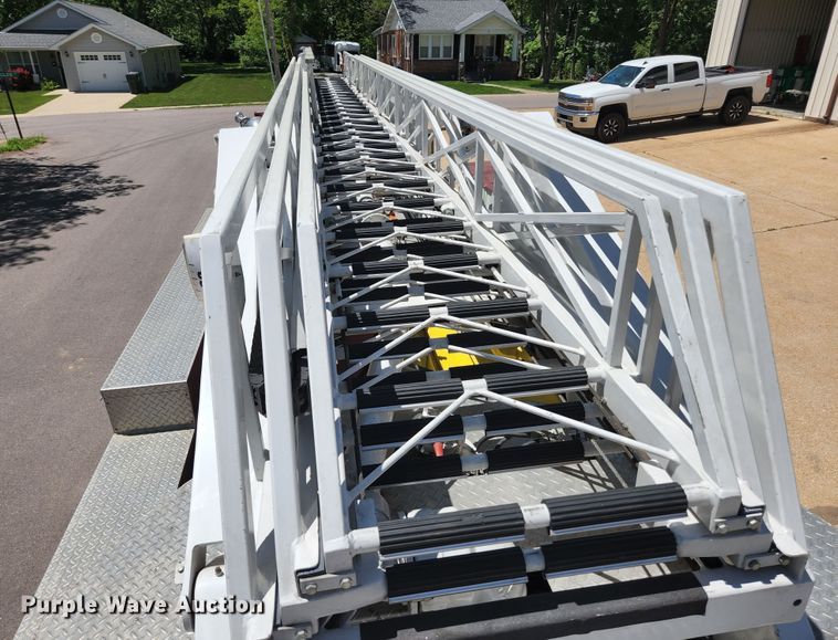 image for item JM9067 1985 Pierce Arrow  aerial platform fire truck