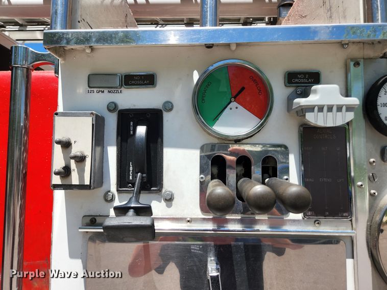 image for item JM9067 1985 Pierce Arrow  aerial platform fire truck