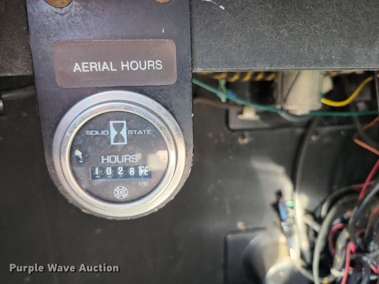 image for item JM9067 1985 Pierce Arrow  aerial platform fire truck