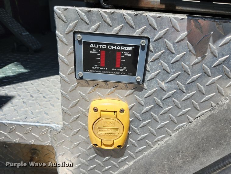 image for item JM9067 1985 Pierce Arrow  aerial platform fire truck