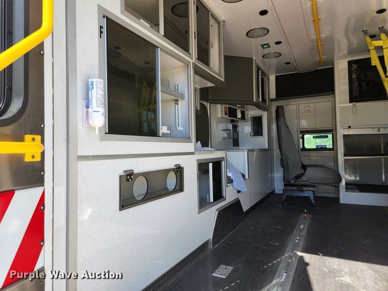 image for item JM9068 2012 Ford F450 Super Duty XLT  ambulance