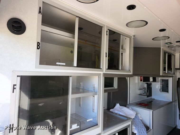 image for item JM9068 2012 Ford F450 Super Duty XLT  ambulance