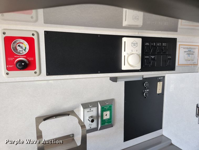 image for item JM9068 2012 Ford F450 Super Duty XLT  ambulance