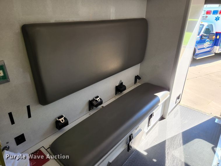 image for item JM9068 2012 Ford F450 Super Duty XLT  ambulance