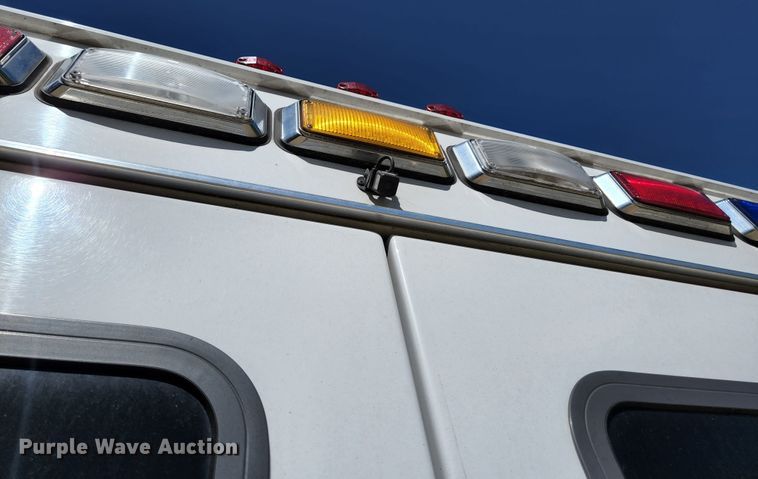 image for item JM9068 2012 Ford F450 Super Duty XLT  ambulance