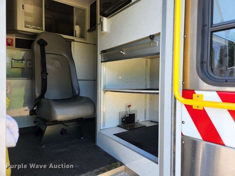 image for item JM9068 2012 Ford F450 Super Duty XLT  ambulance