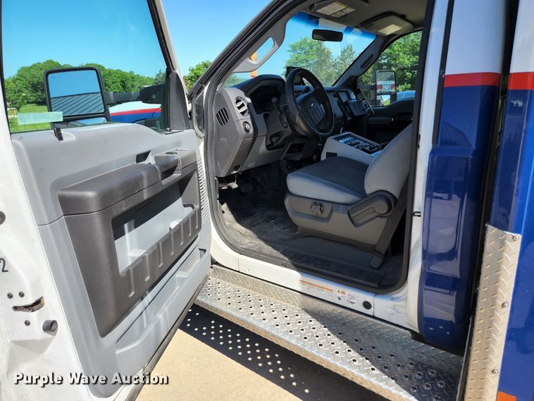 image for item JM9068 2012 Ford F450 Super Duty XLT  ambulance