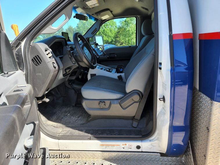 image for item JM9068 2012 Ford F450 Super Duty XLT  ambulance